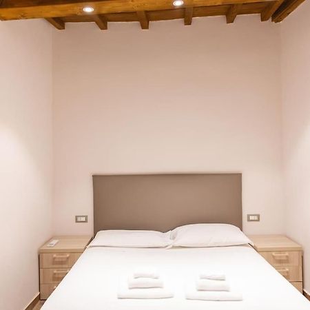 Cozy And Charmin 3Br Apartment Steps By Duomo Firenze Bagian luar foto