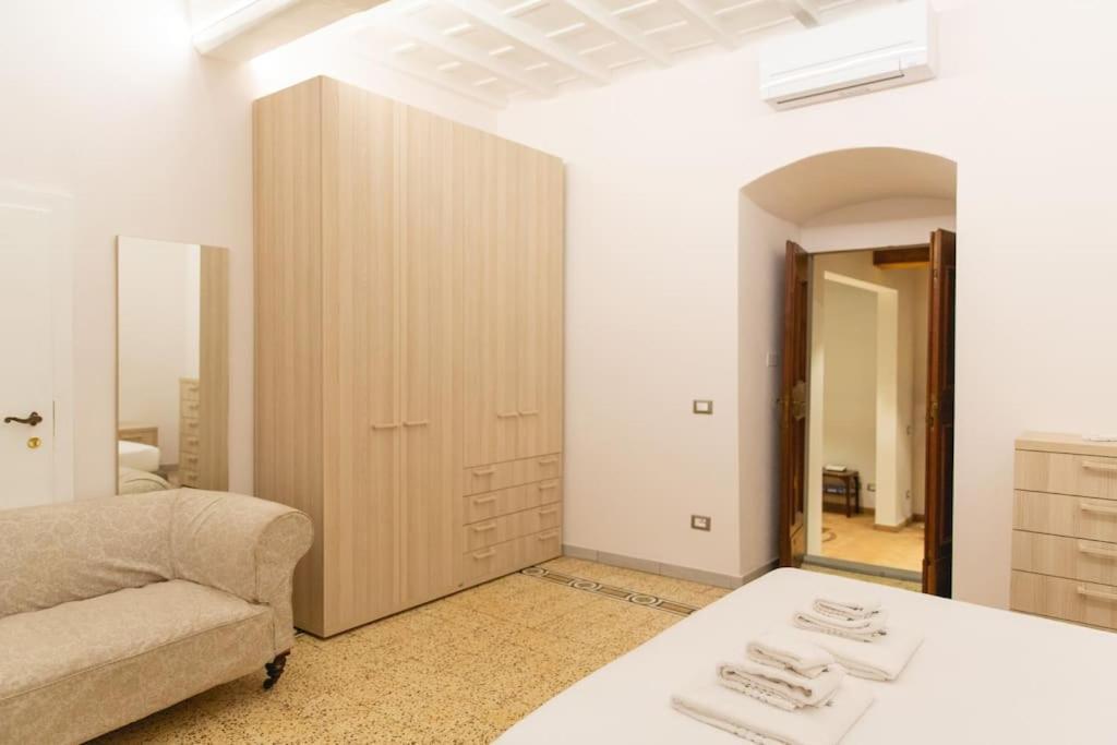Cozy And Charmin 3Br Apartment Steps By Duomo Firenze Bagian luar foto