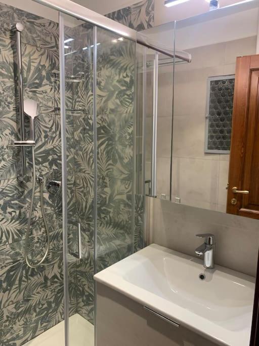 Cozy And Charmin 3Br Apartment Steps By Duomo Firenze Bagian luar foto