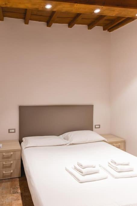 Cozy And Charmin 3Br Apartment Steps By Duomo Firenze Bagian luar foto