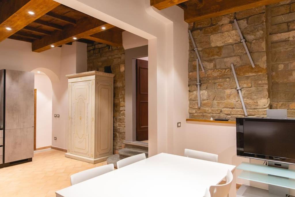 Cozy And Charmin 3Br Apartment Steps By Duomo Firenze Bagian luar foto