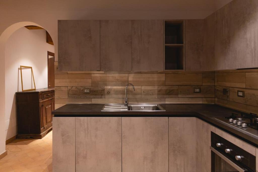 Cozy And Charmin 3Br Apartment Steps By Duomo Firenze Bagian luar foto