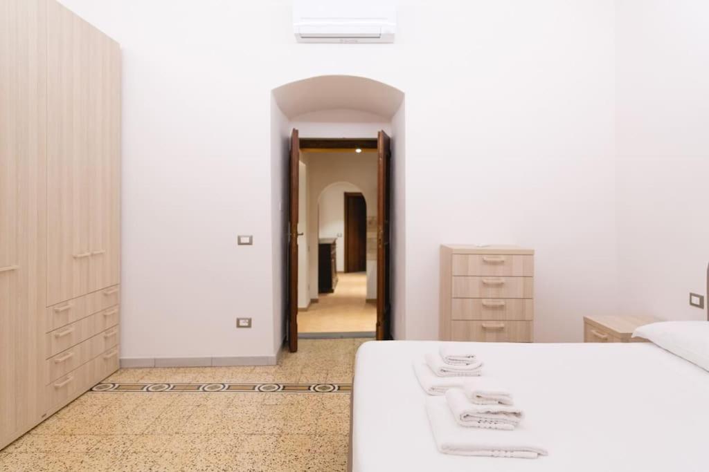 Cozy And Charmin 3Br Apartment Steps By Duomo Firenze Bagian luar foto