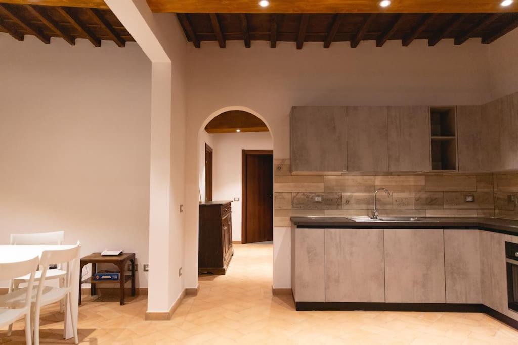 Cozy And Charmin 3Br Apartment Steps By Duomo Firenze Bagian luar foto