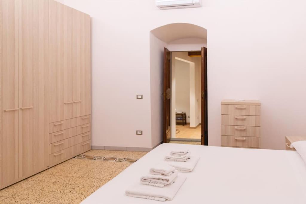 Cozy And Charmin 3Br Apartment Steps By Duomo Firenze Bagian luar foto