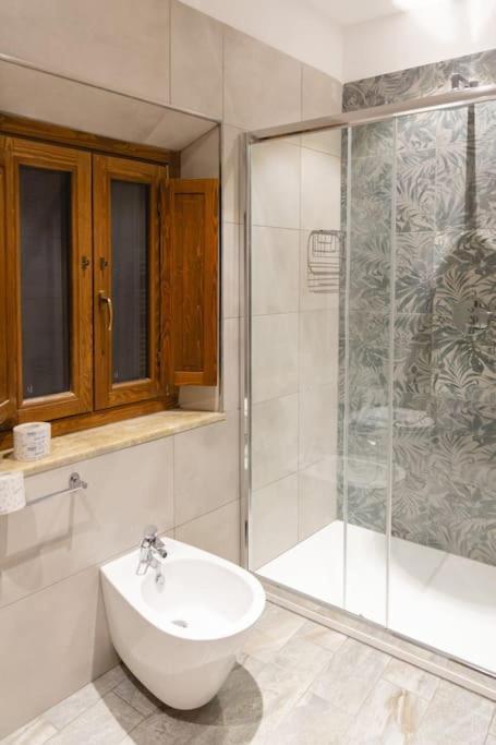 Cozy And Charmin 3Br Apartment Steps By Duomo Firenze Bagian luar foto